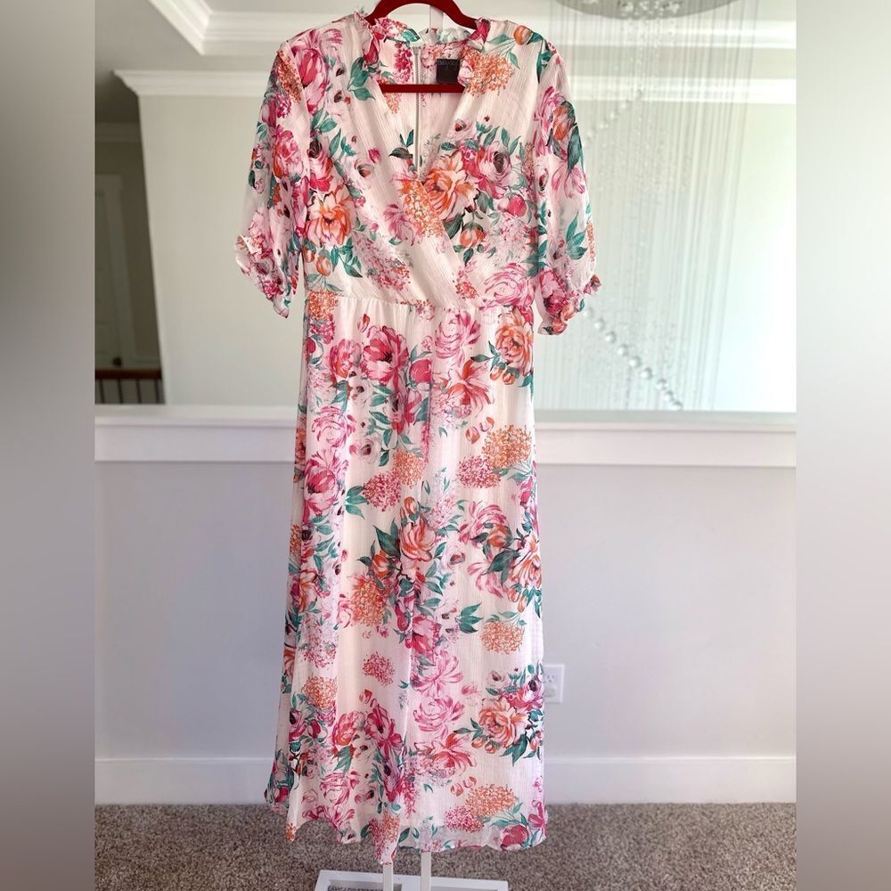 Gabby Skye Printed floral dress